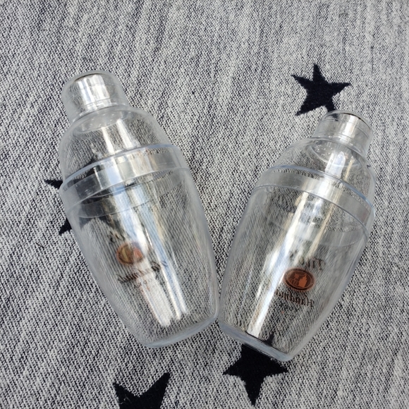 TWO Fineline Quenchers 7 oz. Clear Plastic Cocktail Shakers - Picture 3 of 11